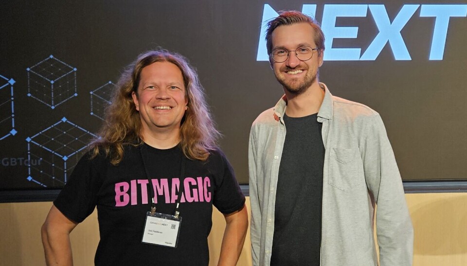 Jani Penttinen (CEO av Bitmagic, finsk selskap som også var en av vinnerne) med Sloyd-gründer Andreas Edesberg.