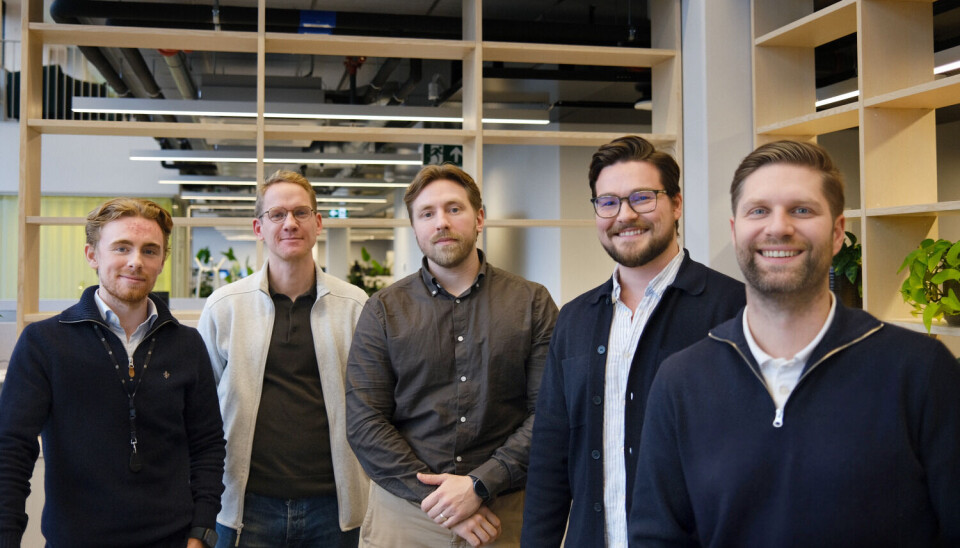 Linus Nilsson Johnsen (til venstre) er gründeren bak Dibbel, som han etablerte tidligere i år. Her sammen med Takt Venture, og kollega Dennis Lars William Hagström (i midten).