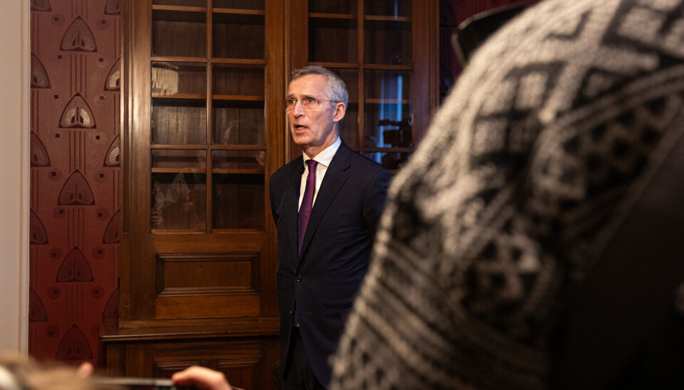 Norges ferske finansminister Jens Stoltenberg på hans nye kontor i Finansdepartementet. Norges ferske finansminister Jens Stoltenberg på hans nye kontor i Finansdepartementet.