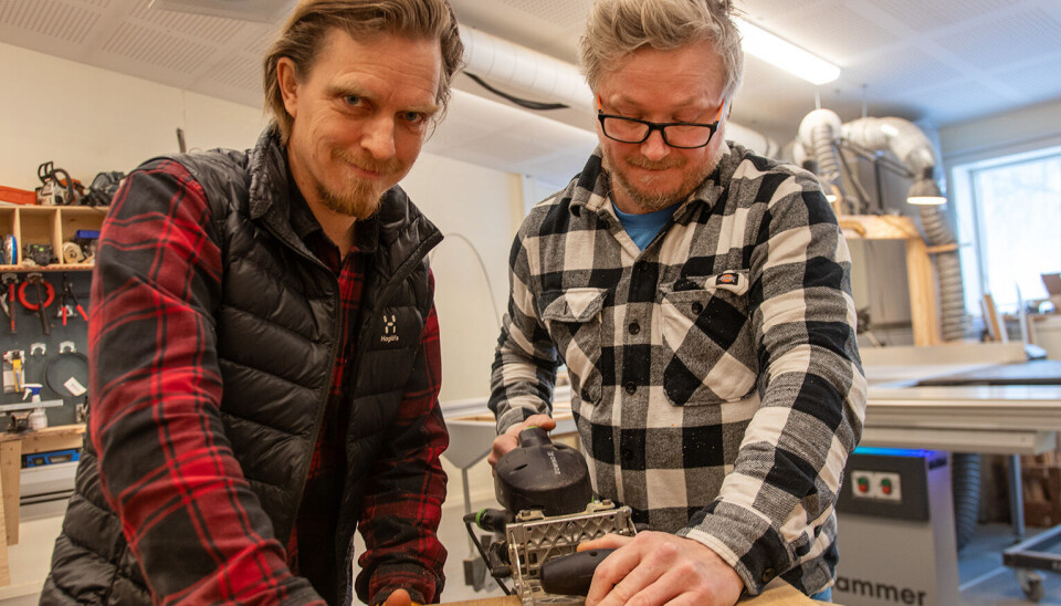 Møbelsnekkerne, Thomas Skutholm og Carsten Müller, er begge opptatt av kvalitet foran kvantitet. Møbelsnekkerne, Thomas Skutholm og Carsten Müllern, er begge opptatt av kvalitet foran kvantitet.