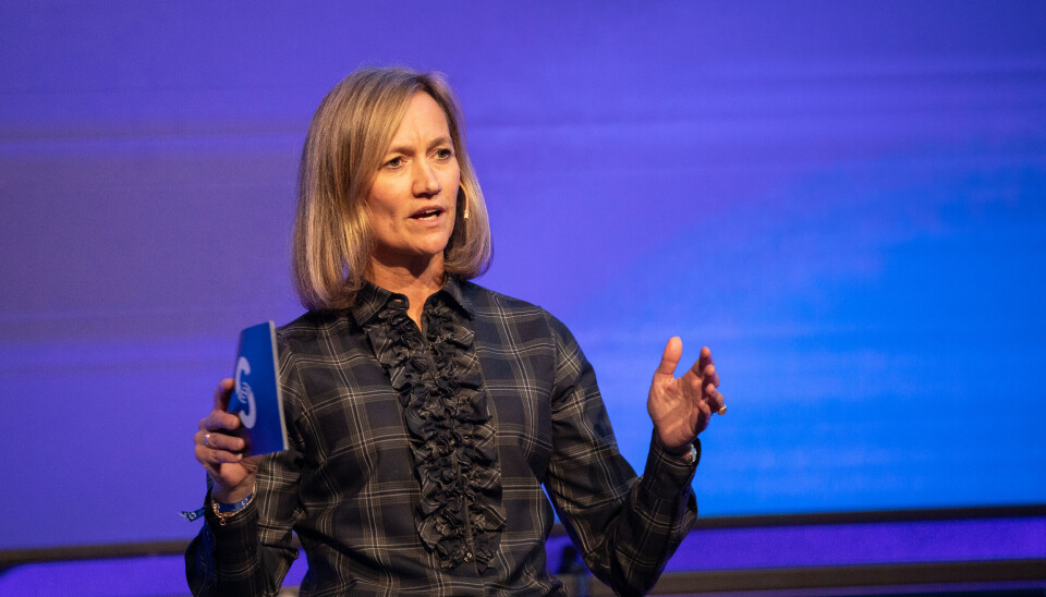 Siv Juvik Tveitnes, CEO i Schibsted Media, påpeker at partnerskapet med OpenAI er i tråd med selskapets strategi om å integrere AI på en måte som støtter og styrker journalistikken.