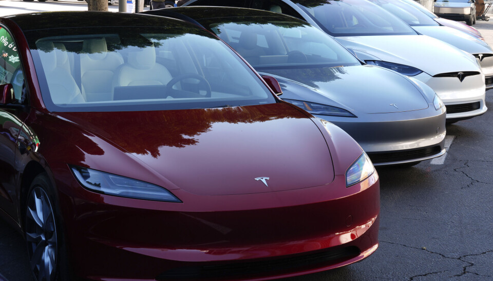 Tesla-biler. Illustrasjonsfoto. Tesla vehicles are displayed at the AutoMobility LA Auto Show,Thursday, Nov. 21, 2024, in Los Angeles. (AP Photo/Damian Dovarganes)
