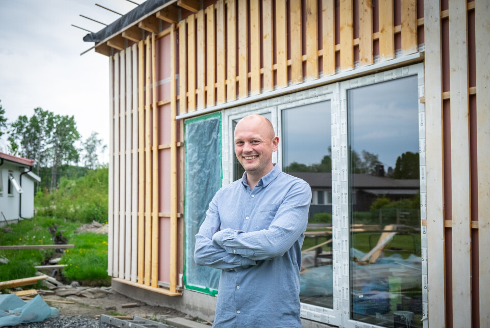Sigurd Seteklev har tidligere vært strategisjef i Esmart Systems og produktsjef i Telenor og Schibsted. Nå har han solgt Kitemaker til amerikanske Clickup. Her fotografert i hjembyen Halden, hvor han tok oppstartsselskapet fra start til exit - fullt remote.