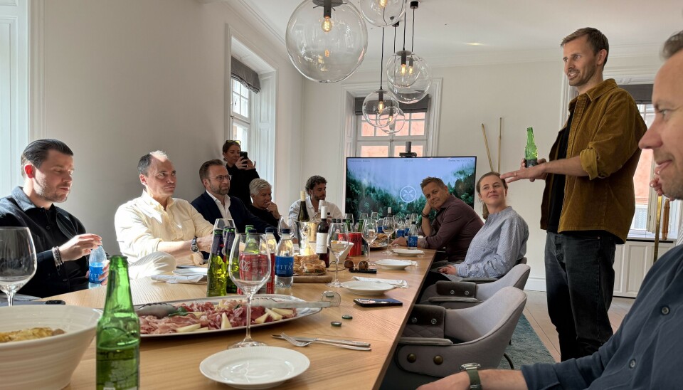 Anders Mjåset under en middag med Kinnevik i Stockholm. Pia Michel til venstre for Mjåset.