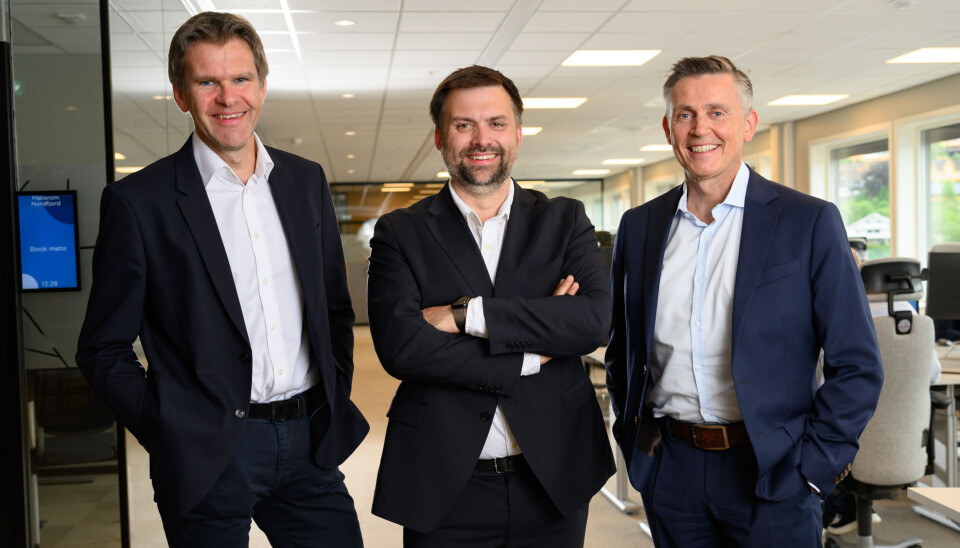 Bilde: F.V: Direktør Sparebankstiftelsen Sogn og Fjordane Hallvard Klakegg, styreleiar for Drivkraft Bjørn Aage Haugen og adm.dir Sparebank 1 Sogn og Fjordane Trond Teigene.