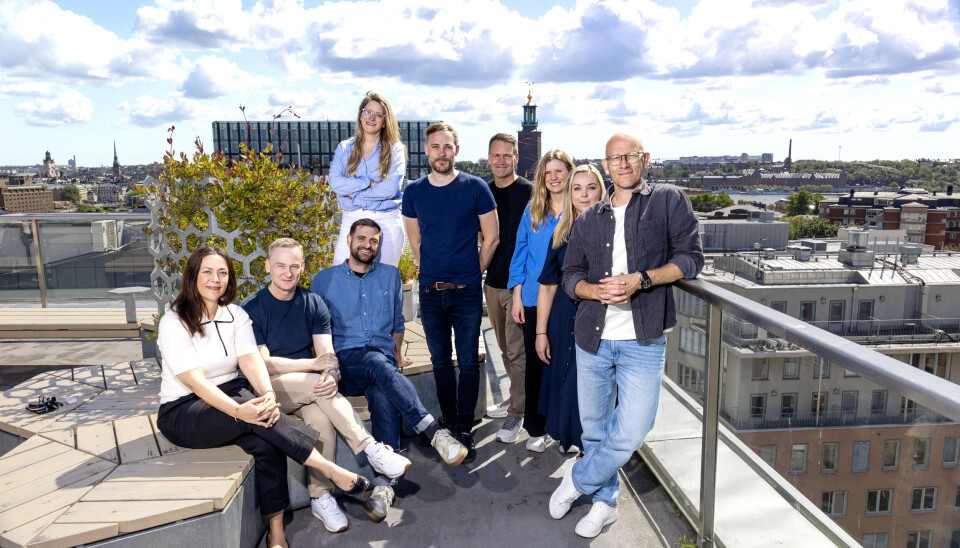 Schibsteds nye produktledelse samlet i Stockholm: CPO Espen Sundve i midten, flankert av (fra venstre) Thea Browne Gurholt, Jim Refsnes, Ludwig Krokstedt, Ebba Linde, Frode Haugland Pedersen, Moa Gårdh, Sara Gustafsson og Ola Stenberg.