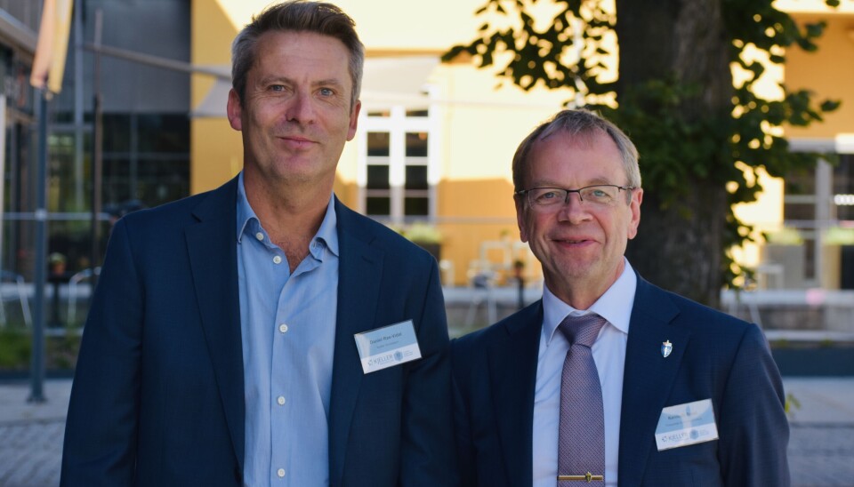 Administrerende direktør Daniel Ras-Vidal i Kjeller Innovasjon sammen med styreleder Kenneth Ruud fra Forskvarets forskningsinstitutt - i forbindelse med 30-årsjubileet.