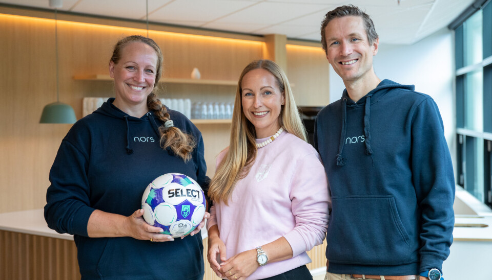 Agnete Tøien Pedersen (Produktsjef i Nors Care), Marianne Solheim (Daglig leder Toppfotball Kvinner) og Alexander Rein (Co-founder & CFO i Nors Care). Agnete Tøien Pedersen (Produktsjef i Nors Care), Marianne Solheim (Daglig leder Toppfotball Kvinner) og Alexander Rein (Co-founder & CFO i Nors Care). Foto: Toppfotball Kvinner