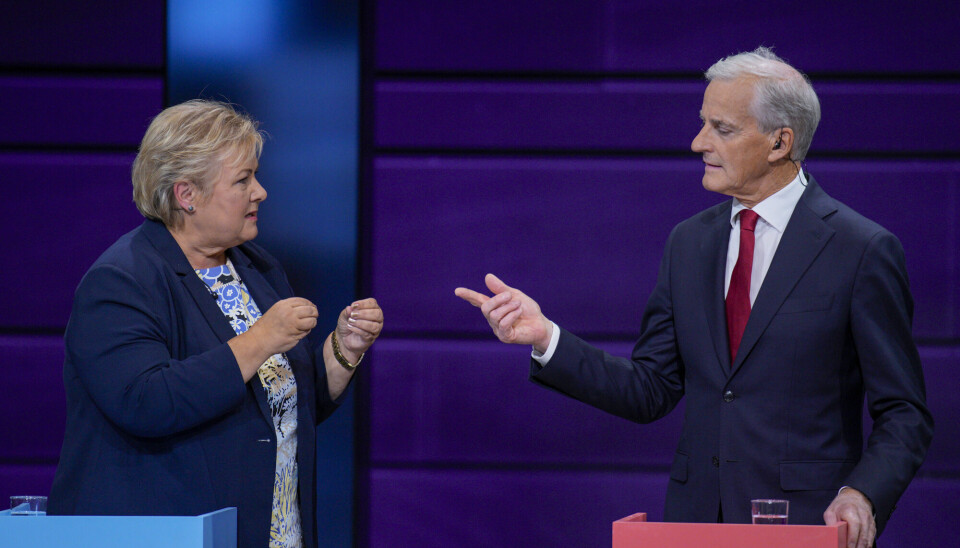 Høyre-leder Erna Solberg og Ap-leder Jonas Gahr Støre under NRKs partilederdebatt på Kuben vgs. Oslo 20250902. Høyre-leder Erna Solberg og Ap-leder Jonas Gahr Støre under NRKs partilederdebatt på Kuben videregående skole.Foto: Stian Lysberg Solum / NTB