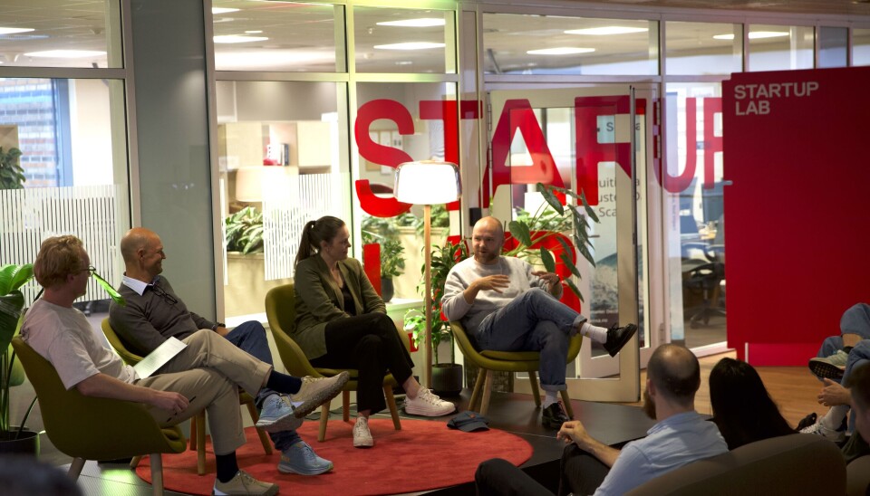 Erlend Hausken (fra venstre) fra Startuplab ledet panelet med Fredrik Harloff fra GC Rieber, Hilde Støle Pettersen fra Momentum og Kjetil Holmefjord fra Sondo.