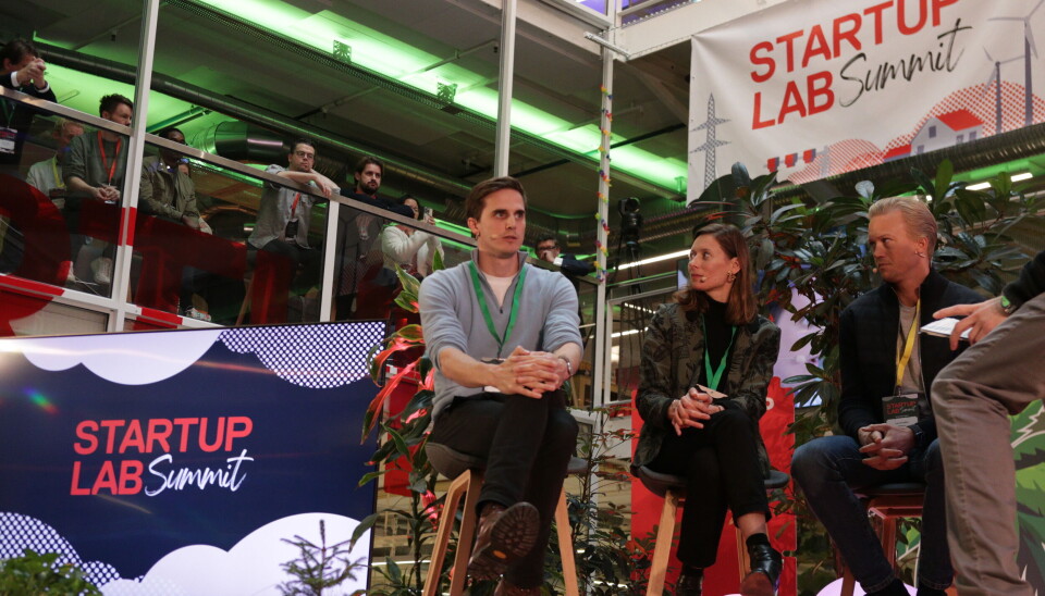 Fra venstre: Matthew Blaine (Voyager Ventures), Alice Besomi (Eurazeo) og Lars Kvaalen i Nofence. Fra venstre: Matthew Blaine (Voyager Ventures), Alice Besomi (Eurazeo) og Lars Kvaalen i Nofence.