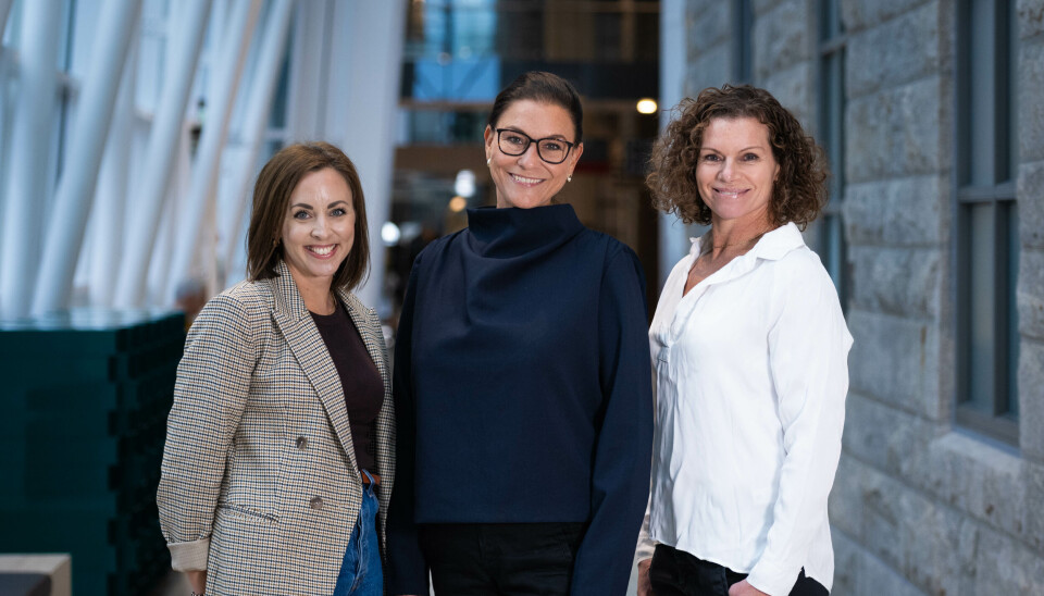 Induvita AS har ansatt Katrine Mevatne (t.v.) som CCO som et ledd i sin internasjonale satsning for bedre kvinnehelse. Her sammen med gründerne; daglig leder Hege Hansen (i midten) og medisinsk ansvarlig Stine Andreasen (t.h.).