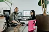 Ole Aarre i Peerlo sammen med UI/UX-designer Jingjing Li.
